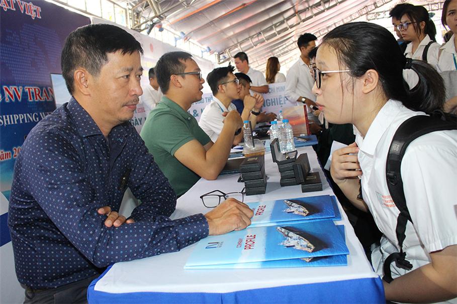 Doanh nghiệp tại TP.HCM cần tuyển số lượng lớn lao động phổ thông